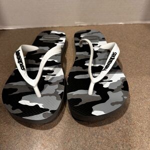 Havaianas Men’s Camo Flip Flops Sandals Size 8
